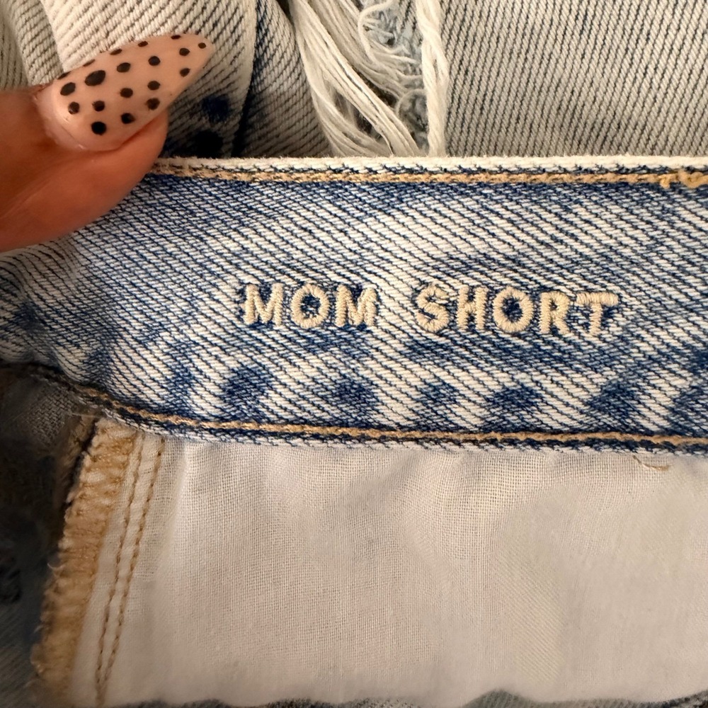 American Eagle Womens High Rise Distressed Denim Mom Short Size 2 Acid Wash Jort - Picture 12 of 12